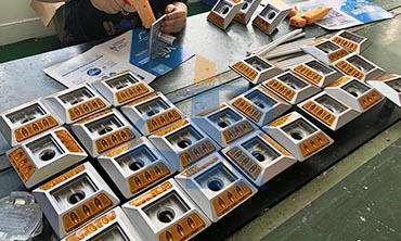 solar studs